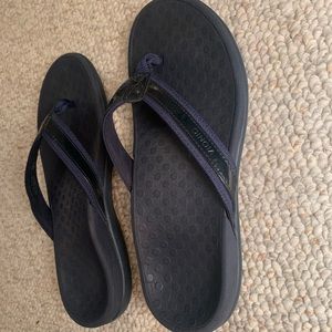 Vionic W’s Flip Flops Size 9